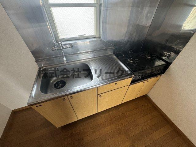 三鷹市井口４丁目のアパートのキッチン