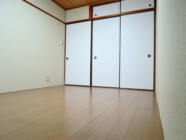 高槻市南松原町の賃貸マンションの寝室