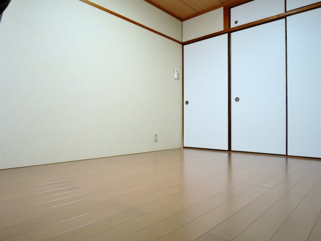 高槻市南松原町の賃貸マンションの寝室
