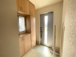 【玄関】 | 野田市清水戸建て | ※AI加工で家具等を消しております。