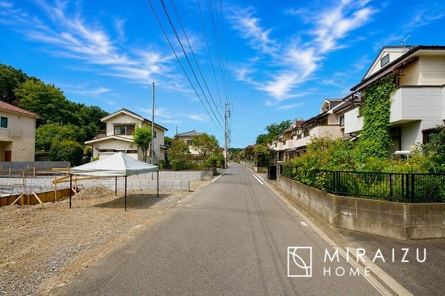 【周辺】 | 人生100年時代、永く安心してお住まいいただくために、大切なご家族と財産を守ることのできる地震に強い安心な住宅！お休みの日にご家族で見学はいかがでしょう♪