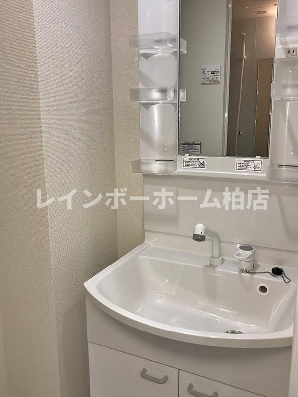 特典：仲介手数料が50％OFFです‼の洗面所|広い洗面スペース