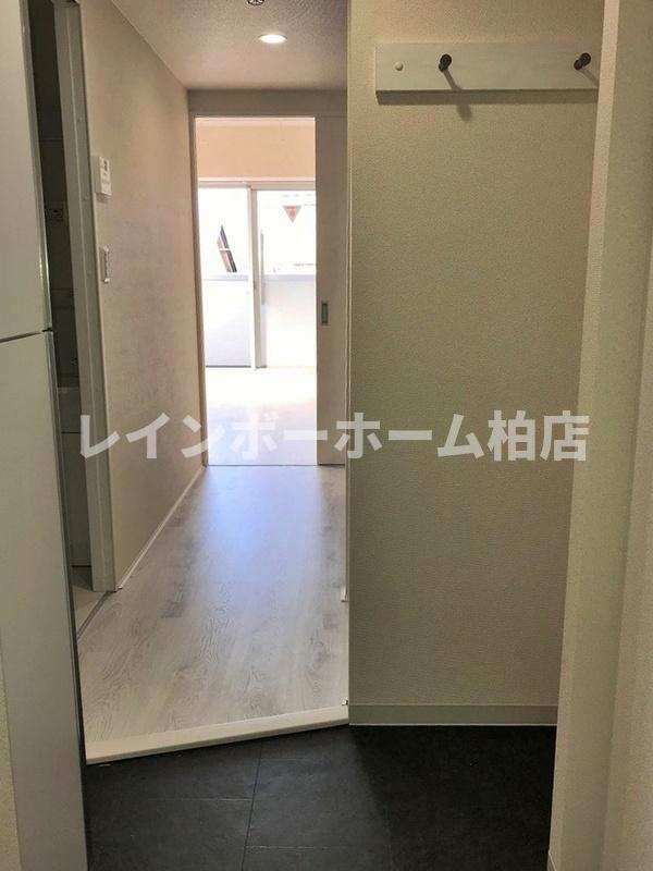 特典：仲介手数料が50％OFFです‼の玄関|ゆったりとした玄関です