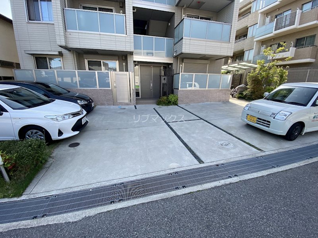 【駐車場】シャーメゾン芦屋WEST