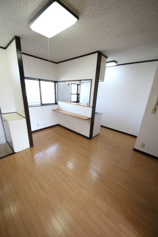 【居間・リビング】 | ローレルハイツ | 他号室参考写真