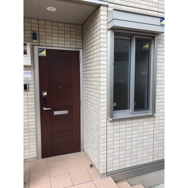 ラ　メゾネット　ヴェルトゥのエントランス