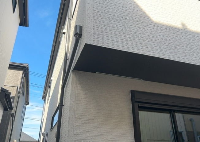 【内装】 | 内装はとにかくおしゃれなものがいい！と選ぶ前に、まず住んだ後のことを想像してみましょう。住んでみたらコンセントの位置が悪くて使いにくいなど出てきます。事前にどの家電をどこに置くか想定しておきましょう。