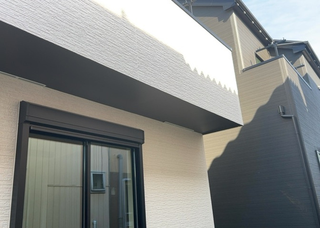 【内装】 | 建物建築の外壁の主流となっているサイディング仕様は、板を外壁に貼り合わせる施工方法です。金属系・木質系・窯業系があり、断熱性や耐用性などが異なります。外壁の色やデザインなど詳細は現地でご確認ください。