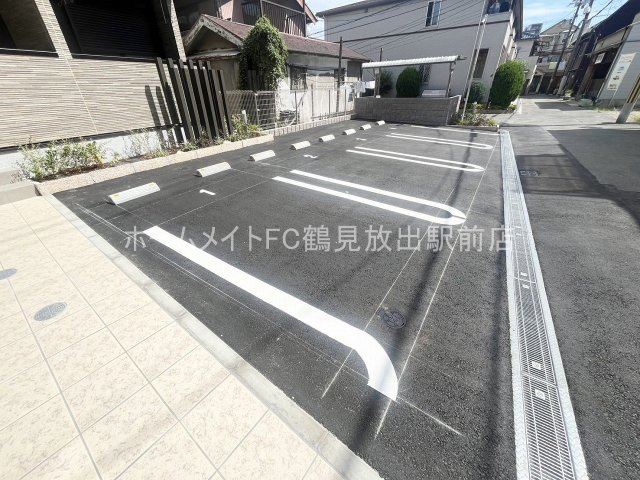 プチメゾンロココ3の駐車場