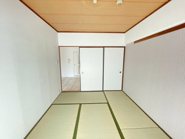 サーティ西尾の和室