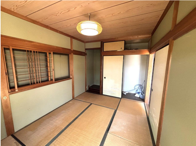 「ゆとりの4SLDK」香美市土佐山田　中古一戸建ての和室|木の温もりが感じられる天井や建具が、どこか懐かしい和の空間を演出♪