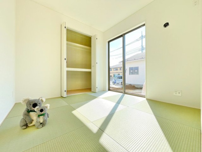 【和室】 | 前橋市堀之下町　新築住宅 | LDKに隣接している和室。お子様を遊ばせたりお昼寝させたりしながら家事を行えます。