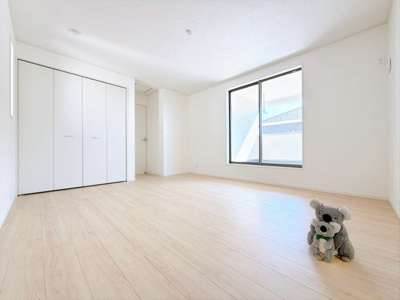 【洋室】 | 前橋市堀之下町　新築住宅 | さまざまにカスタマイズしていただけるシンプルなデザインの内装。ご自身で素敵な空間を創り上げられます。