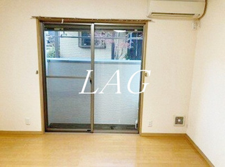 【居間・リビング】 | Ｌｉｖｅ　Ｌａ | 洋室のお部屋です。