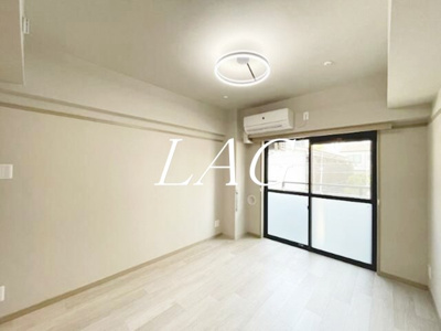 【居間・リビング】 | モアエミネンス西新宿 | 洋室のお部屋です。