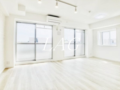 【居間・リビング】 | サザンクロスプラザ | 洋室のお部屋です。