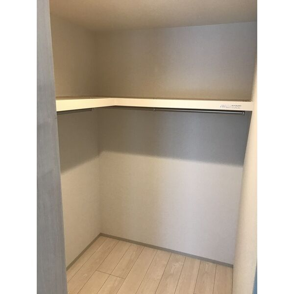名古屋市中村区名駅南１丁目の賃貸マンションの収納
