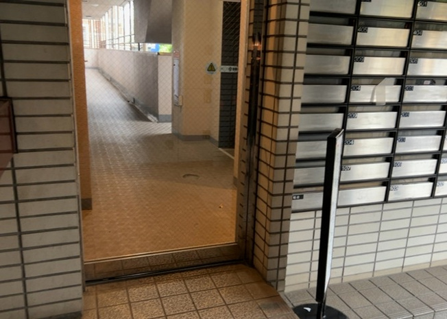 【その他共用部分】 | ライオンズマンション八王子第三 | 共用部分は、一棟の建物に住む区分所有者全員が共同で所有するとし、共用部分の管理、補修などは、区分所有者で形成される管理組合が行います。個人の判断で勝手に変更することはできませんので覚えておきましょう。