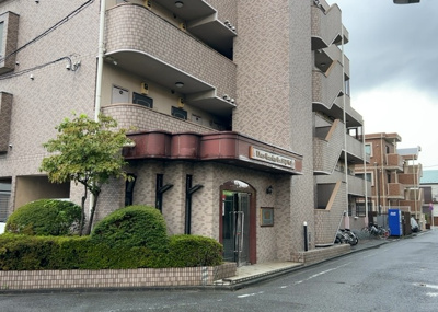 【現況写真】 | ライオンズマンション八王子第三 | 景色重視でお家選ぶをするとスーパーが遠い！学校が遠い！など生活をするうえで利便性で困ることもあります。まず一度現地を見学する際に、周辺の施設などがあるかを確認し、暮らし始めた後のことを想像しましょう。