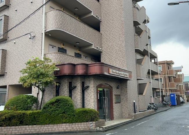 【構造・工法・仕様】 | ライオンズマンション八王子第三 | ＳＲＣ造は強度や耐震性の面でもRC造と比べて優れています。そのため、10階建以上の高層または超高層マンションなどの建築にも多く採用されています。柱や梁などのサイズが小さくても高い耐震性を確保できます。