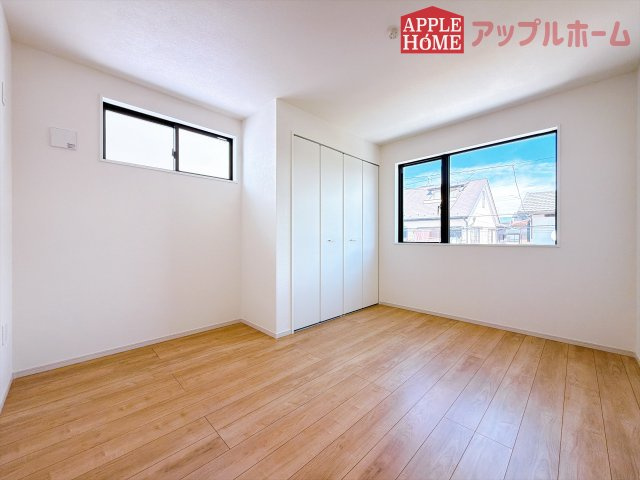 [新築住宅] 鶴ヶ島市鶴ヶ丘 8期 全1棟の洋室|２階居室は全室収納あり！たっぷりある収納活用でお部屋もキレイを保てます♪