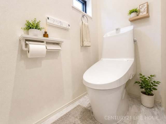 【トイレ】 | 東急田園都市線「市が尾」中古戸建 | ゆったりとした空間のトイレです