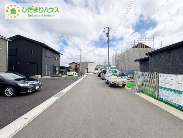 常陸大宮市石沢第3　新築戸建　4号棟の前面道路含む現地写真|近隣に商業施設多数あり(^^)/