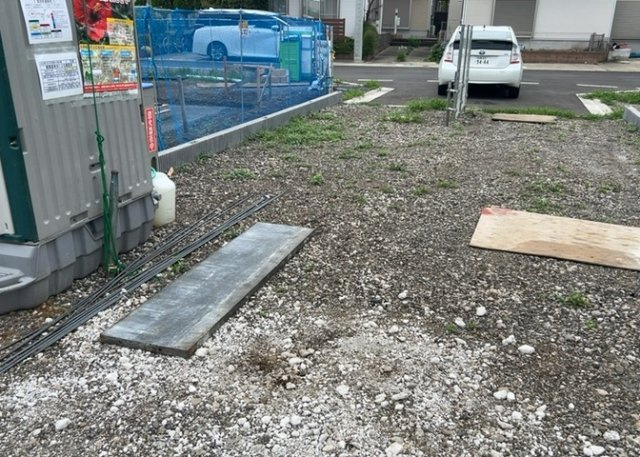 【駐車場】 | 駐車場と明記されていても、最小スペースでつくられた駐車場だと大型車は駐車できなかったり、出入りしにくくなったりする可能性があります。お車のサイズと購入したい物件の駐車場のサイズを現地で確認しましょう。