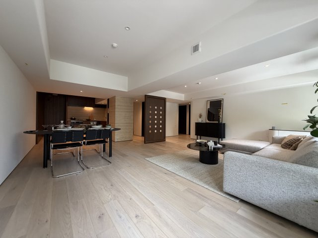 赤坂グランドハウスの居間・リビング