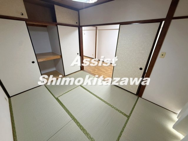 三益ビルの和室