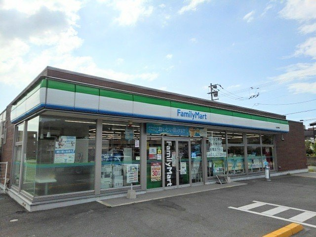 グランド・アヴェニュー　Ａの周辺|ファミリーマート坂出東梶店まで850m