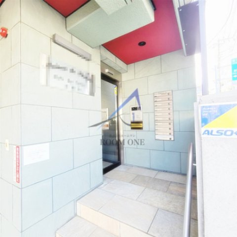 メゾンドゥファミーユ大倉山のエントランス|エントランスです。