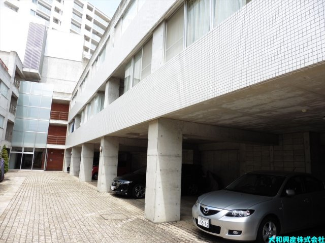OZ-COURTの駐車場