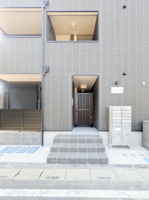 ソレイユ指扇土屋のエントランス