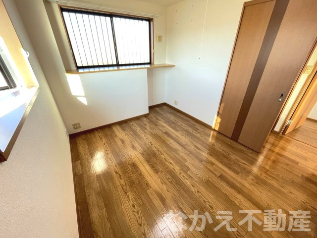 【寝室】 | 落ち着いた色調の寝室です