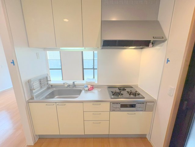 野上３丁目戸建てのキッチン|コンパクトなキッチンで掃除もラクラク