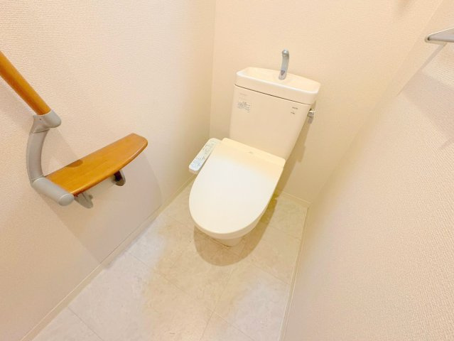 野上３丁目戸建てのトイレ|清潔感のあるトイレです
