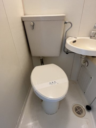 浴室内にトイレがあります♪