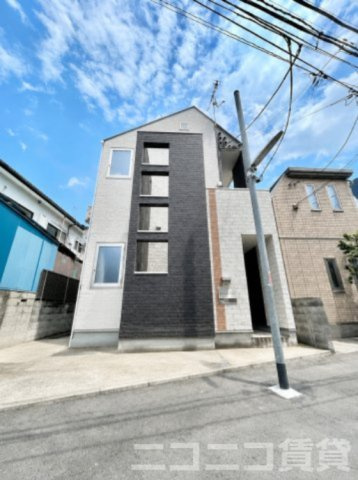 新宿区北新宿２丁目のアパートの外観