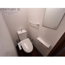 温水洗浄便座付きのトイレです♪