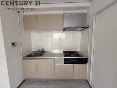 3口ガスコンロ付で機能的なキッチンです！
