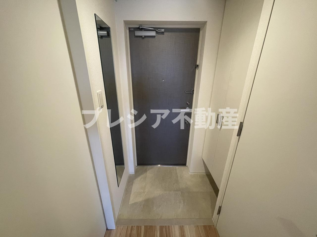 セレニテ甲子園プリエの玄関