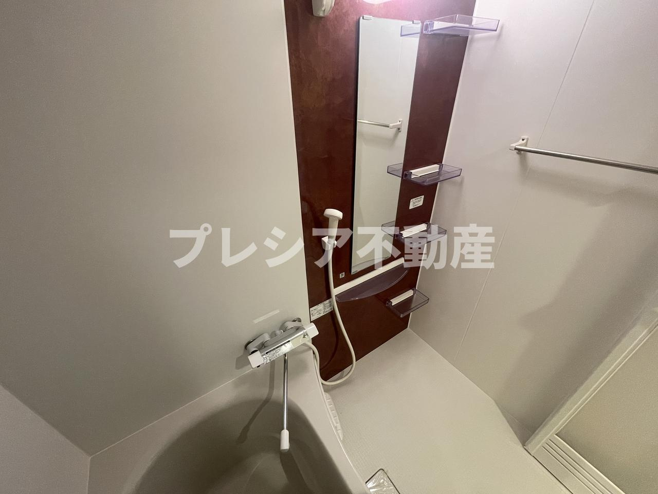 セレニテ甲子園プリエの浴室