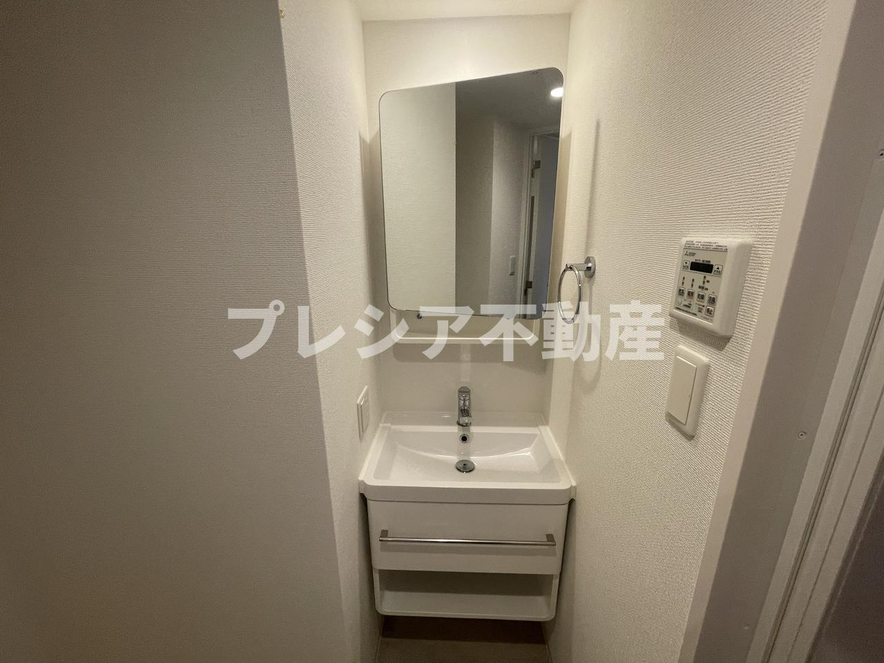 セレニテ甲子園プリエの洗面所