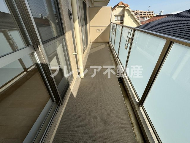 レジェンダリー甲子園浦風町のバルコニー