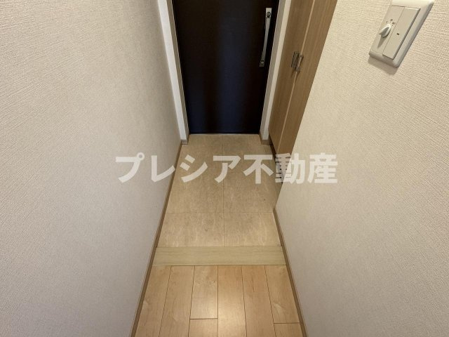 レジェンダリー甲子園浦風町の玄関