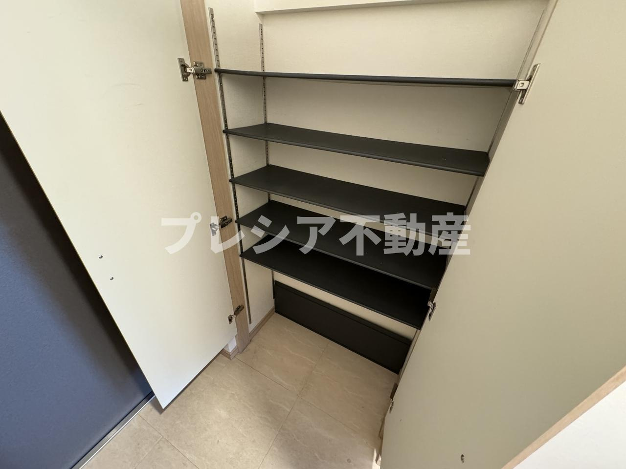 レジェンダリー甲子園浦風町の収納