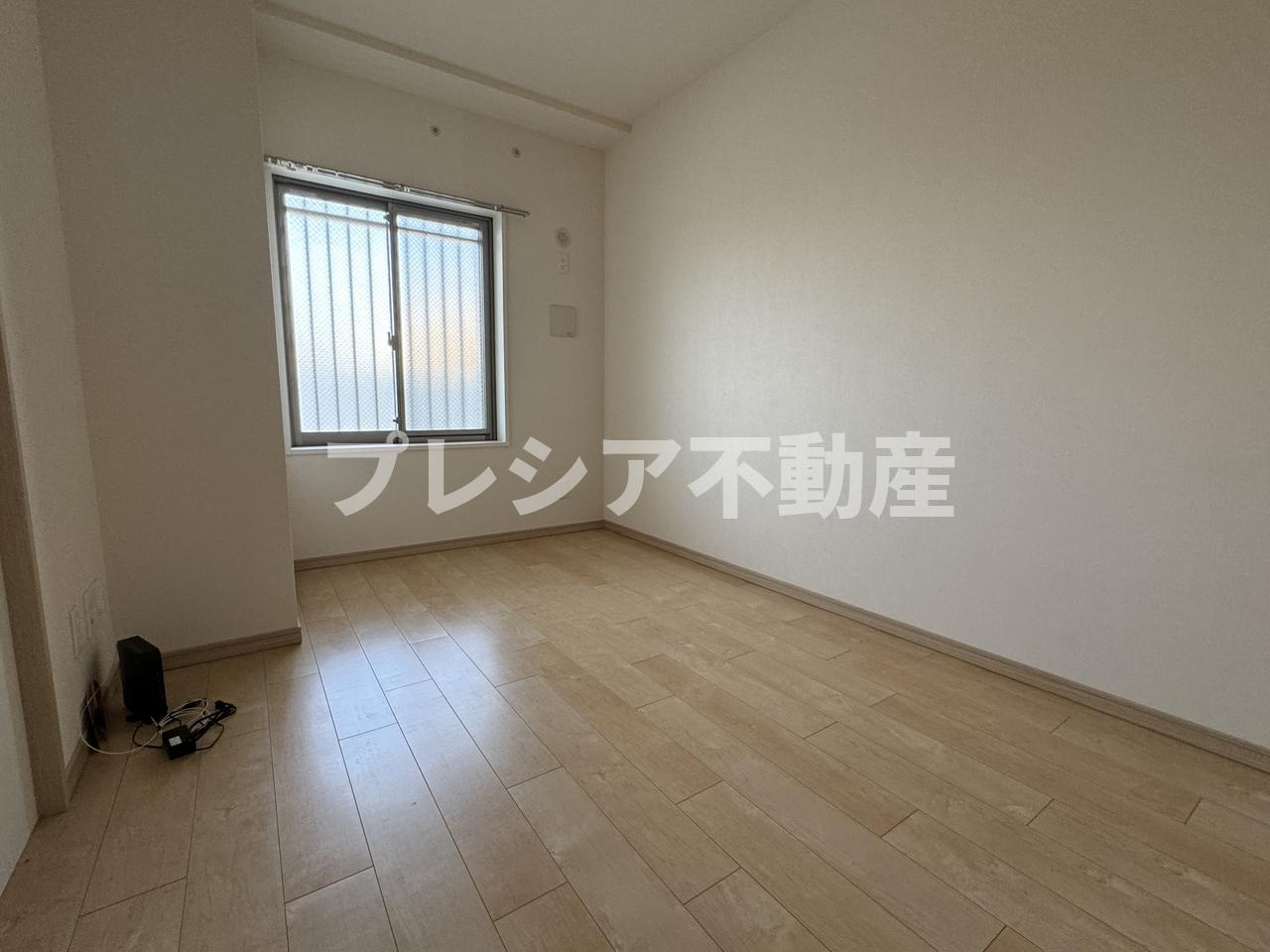 レジェンダリー甲子園浦風町の洋室
