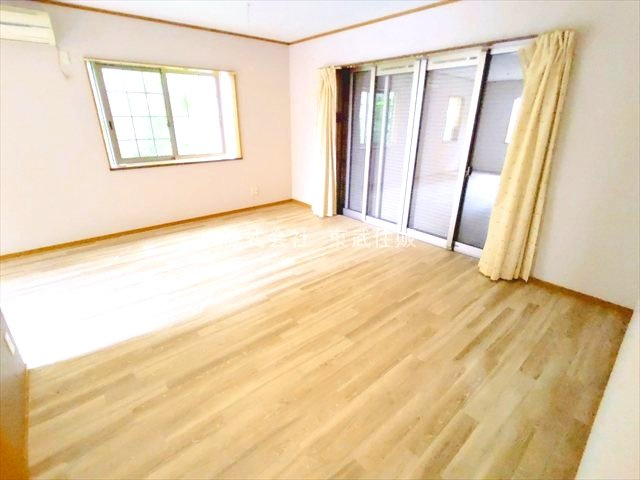 【居間・リビング】の画像