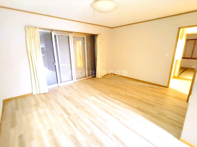 【居間・リビング】の画像